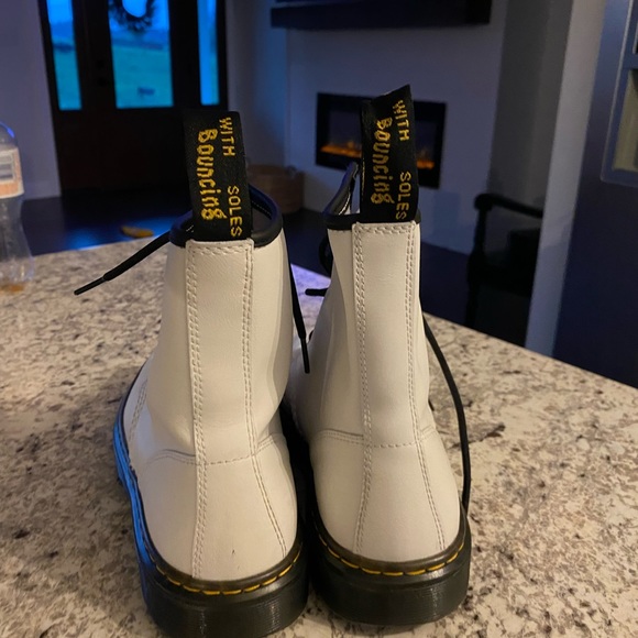 Dr Martens size 9 women - Picture 4 of 5